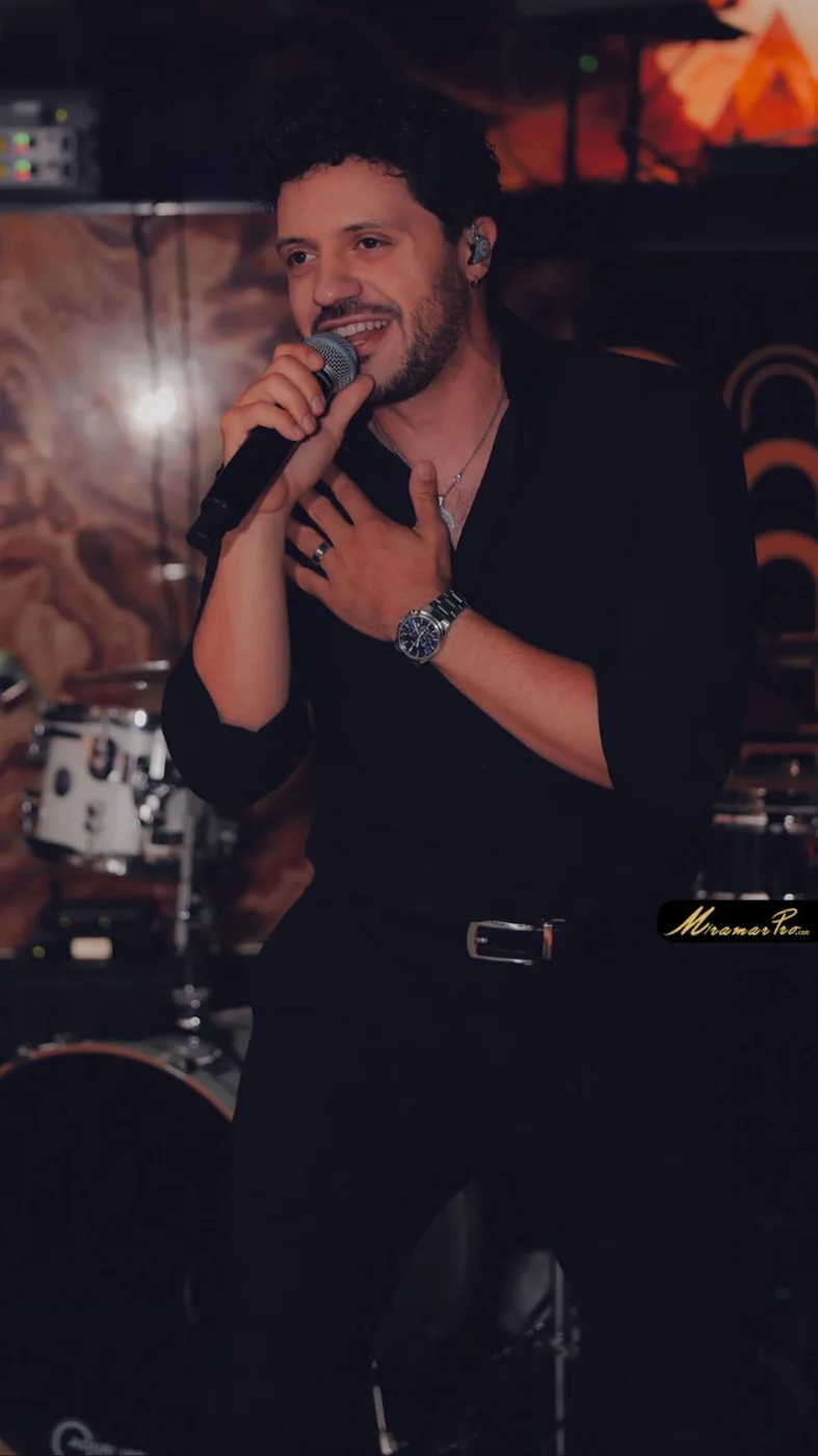 HighLatin lead vocalist performing